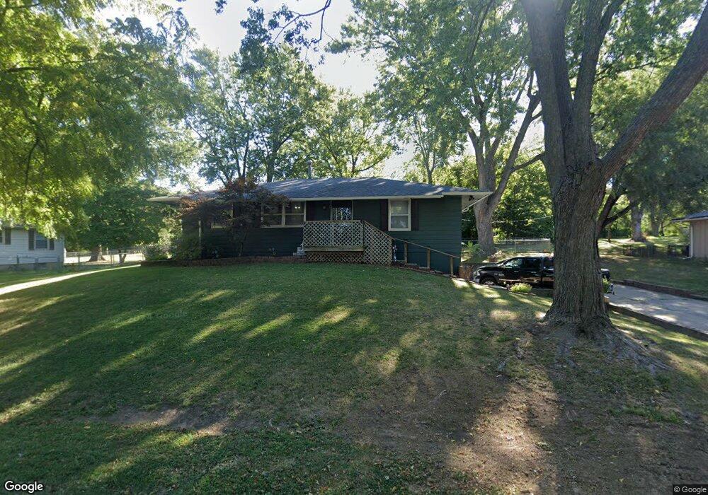 304 NW 17th St, Blue Springs, MO 64015 - photo 1