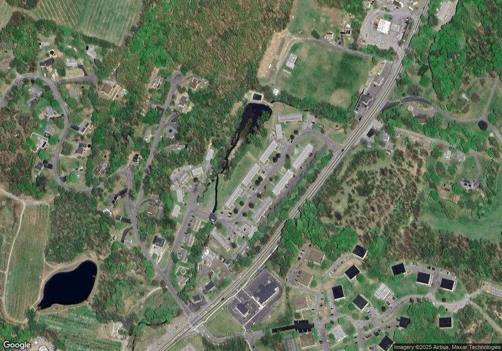 806 Parr Meadow Dr, Newburgh, NY 12550 - photo 1