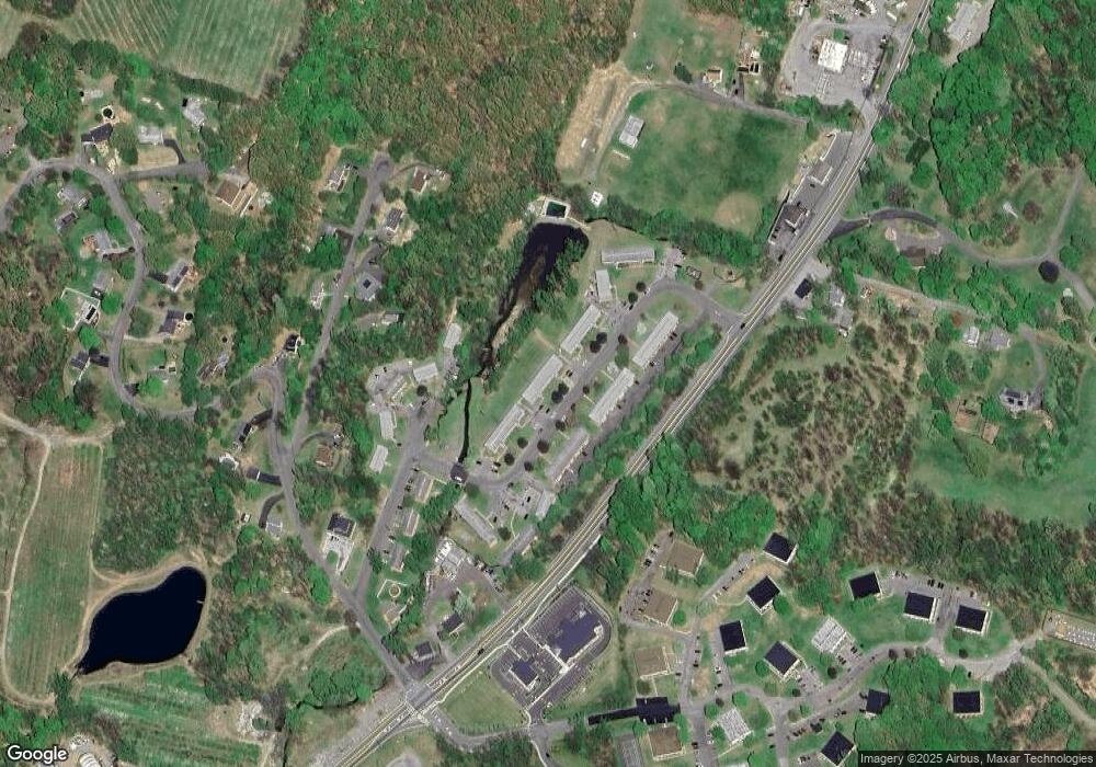 810 Parr Meadow Dr, Newburgh, NY 12550 - photo 1