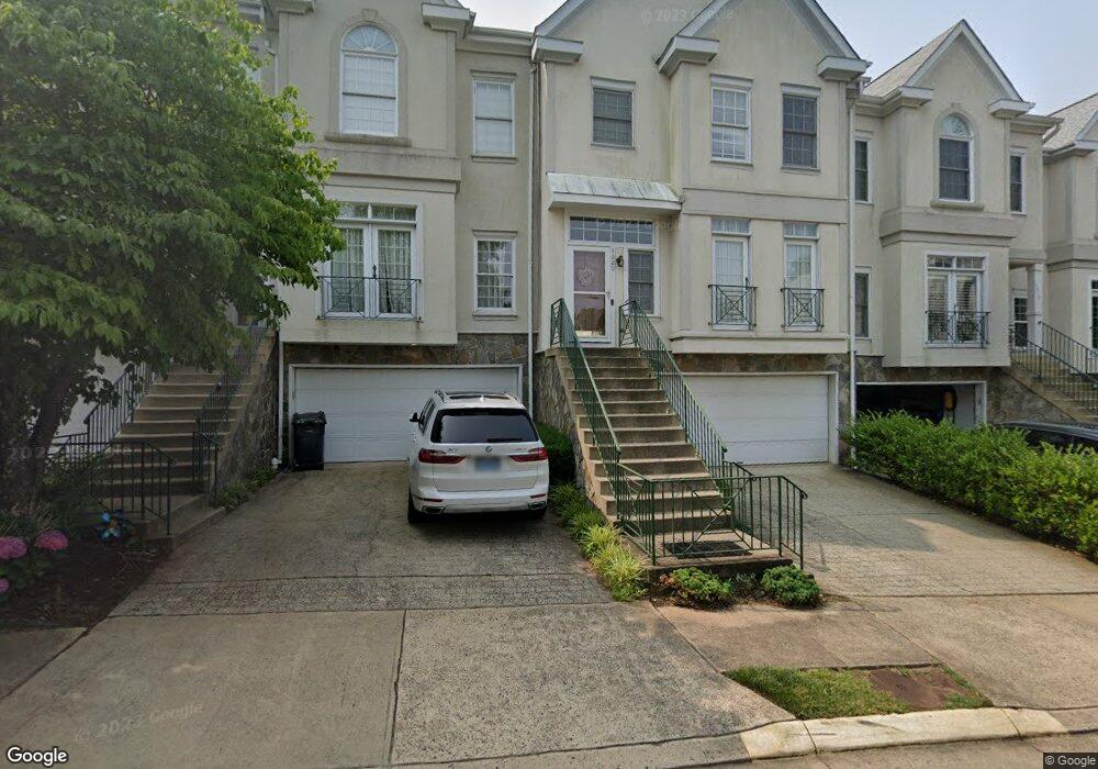 4020 Dogberry Ln unit 7/15/10, Fairfax, VA 22033 - photo 1