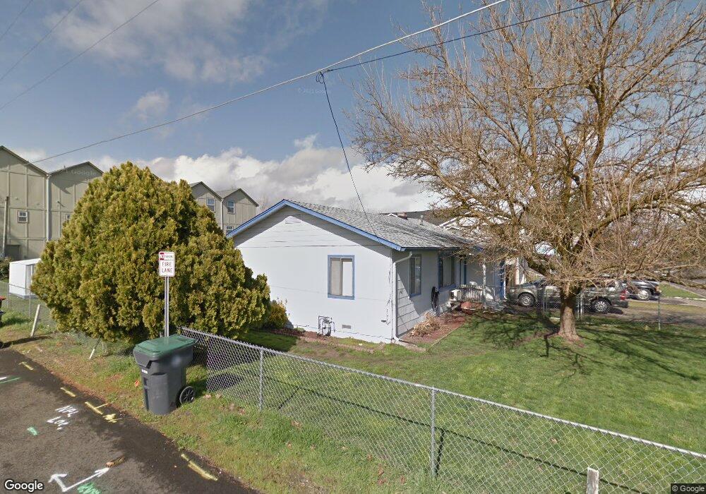 114 S Haskell St, Central Point, OR 97502 - photo 1