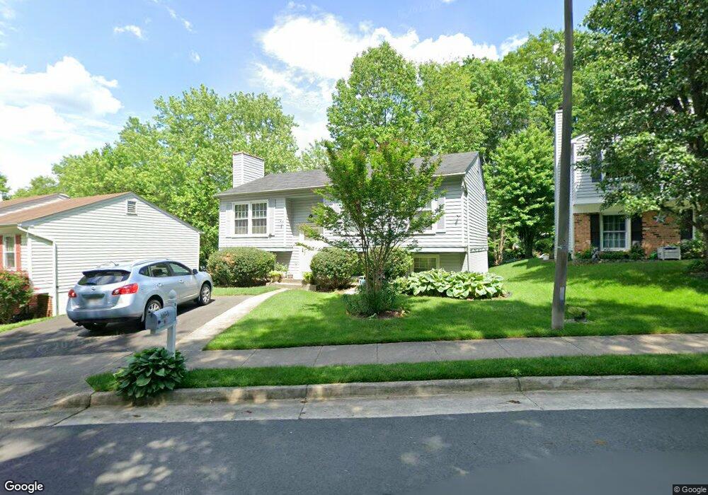 7723 Newington Forest Ave, Springfield, VA 22153 - photo 1