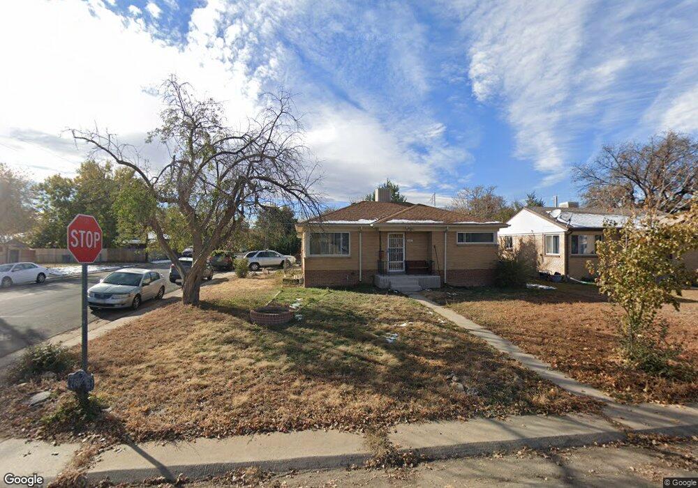 2201 Kenton St, Aurora, CO 80010 - photo 1
