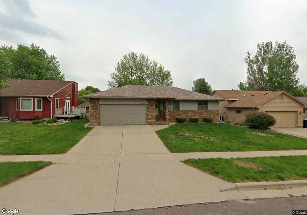 2212 S Avondale Ave, Sioux Falls, SD 57110 - photo 1