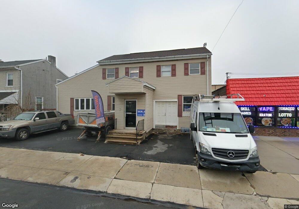 1554 N 9th St, Reading, PA 19604 - photo 1