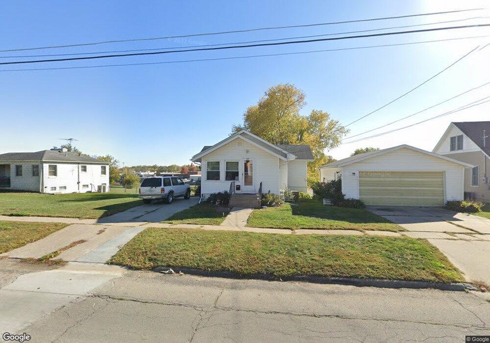 1011 N 3rd Ave E, Newton, IA 50208 - photo 1