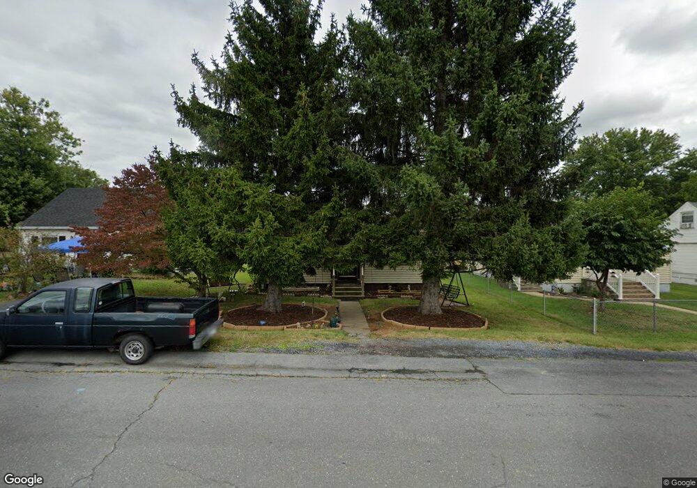 913 Ivy St, Waynesboro, VA 22980 - photo 1