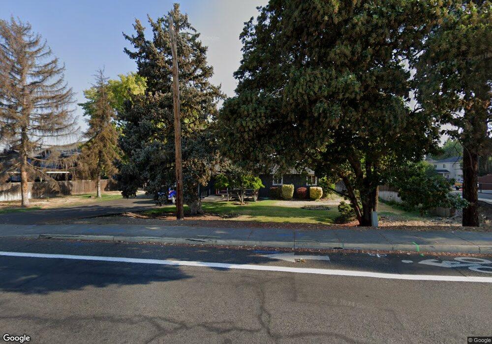 725 Hopkins Rd, Central Point, OR 97502 - photo 1