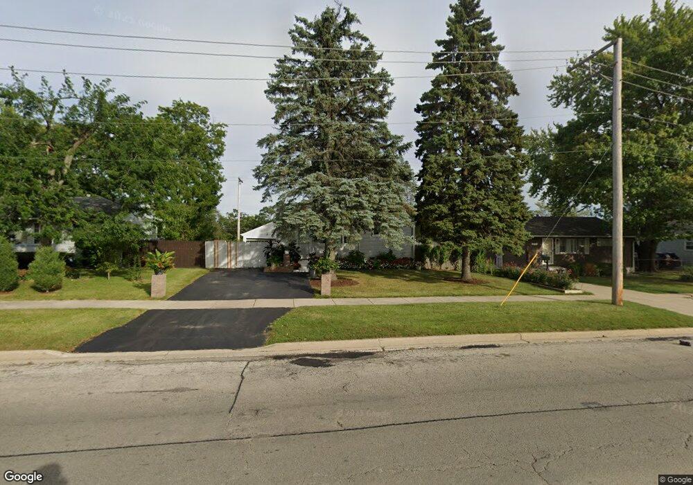 1939 N Mcaree Rd, Waukegan, IL 60087 - photo 1