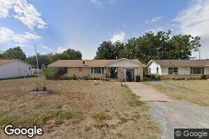 635 N 6th St, Mountain View, OK 73062
