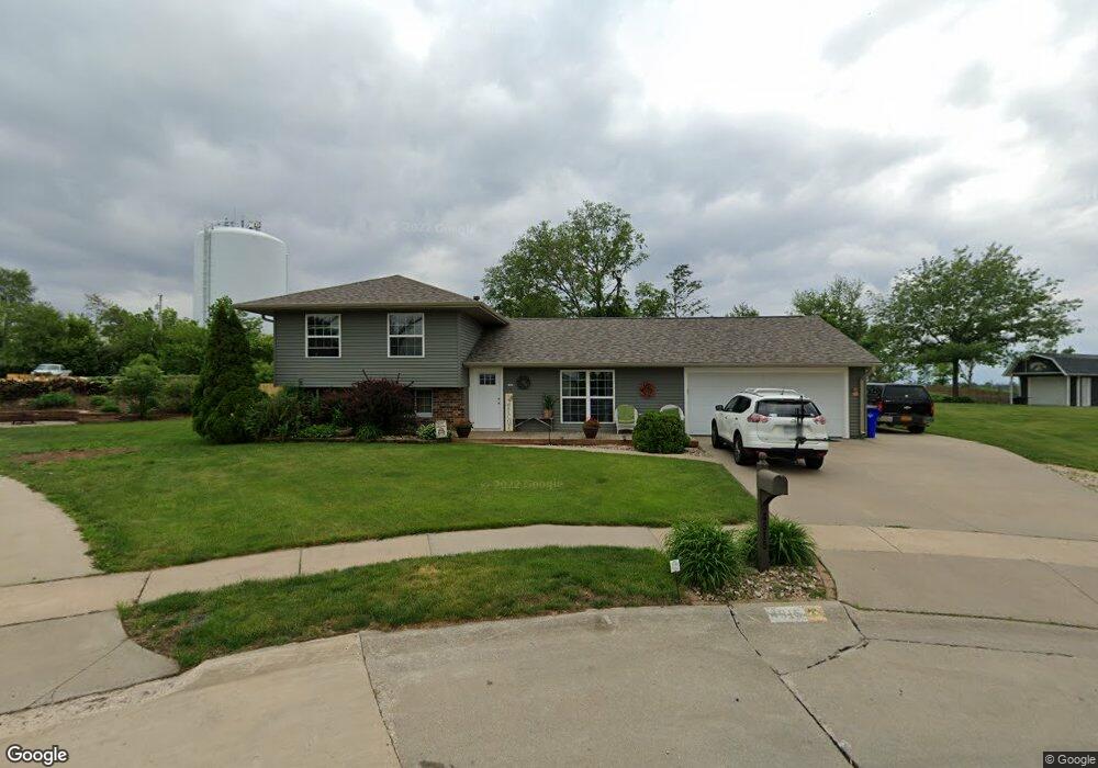 4515 Martin Ct NW, Cedar Rapids, IA 52405 - photo 1