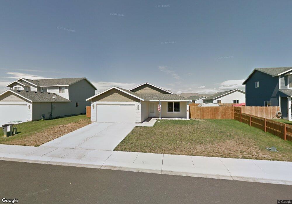 801 Cascade Ave, Moxee, WA 98936 - photo 1