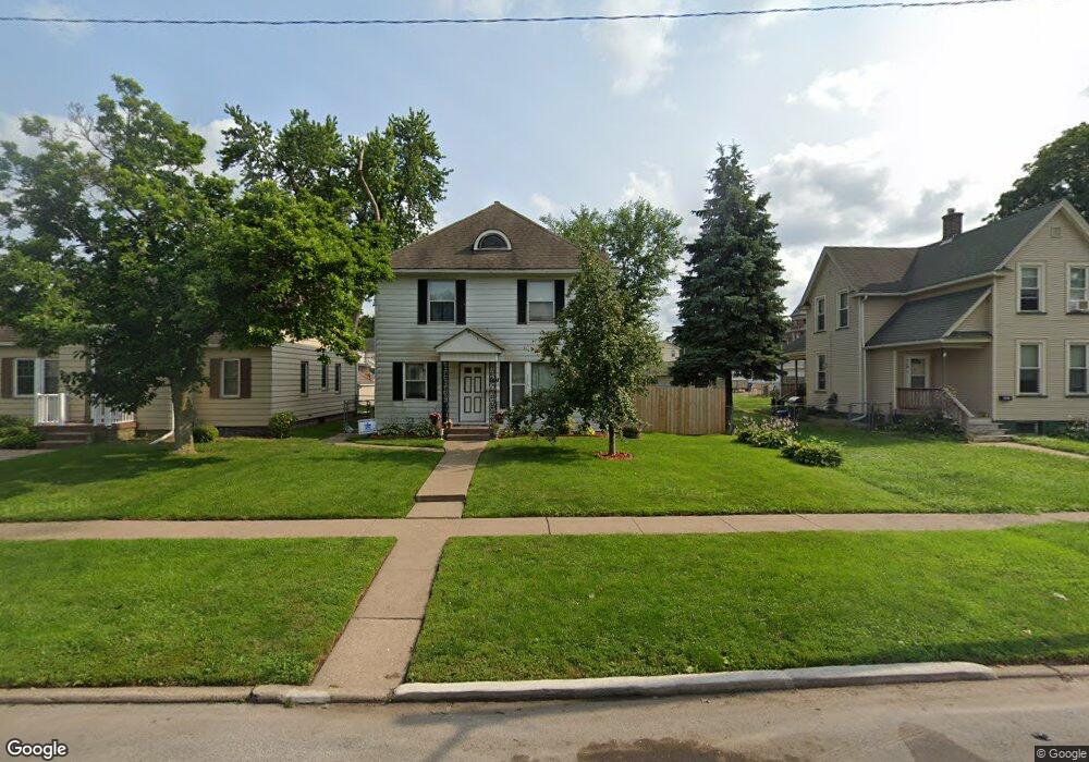 823 W 16th St, Davenport, IA 52804 - photo 1