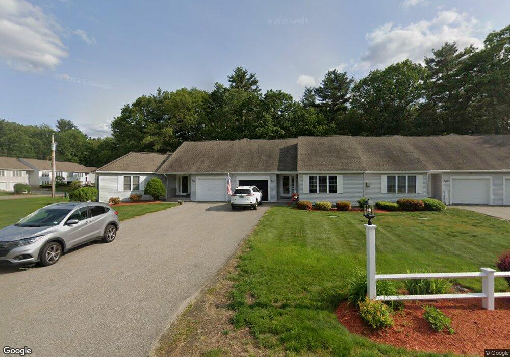 44 Norfolk St unit 4, Hampstead, NH 03841 - photo 1