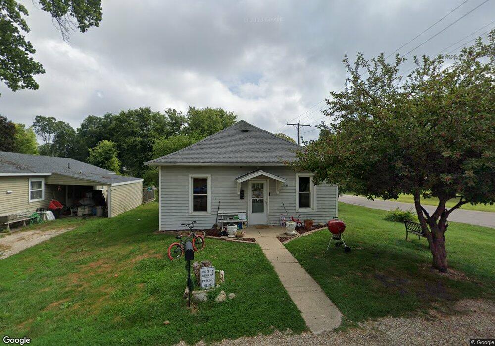 561 E Grant St, Virginia, IL 62691 - photo 1