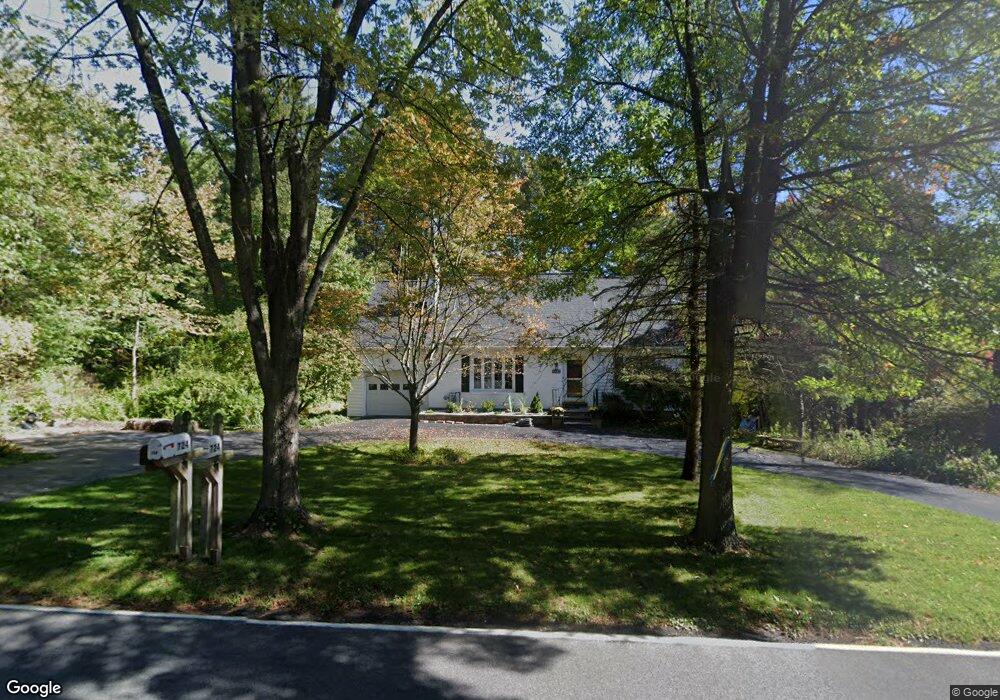 724 St Davids Ln, Schenectady, NY 12309 - photo 1