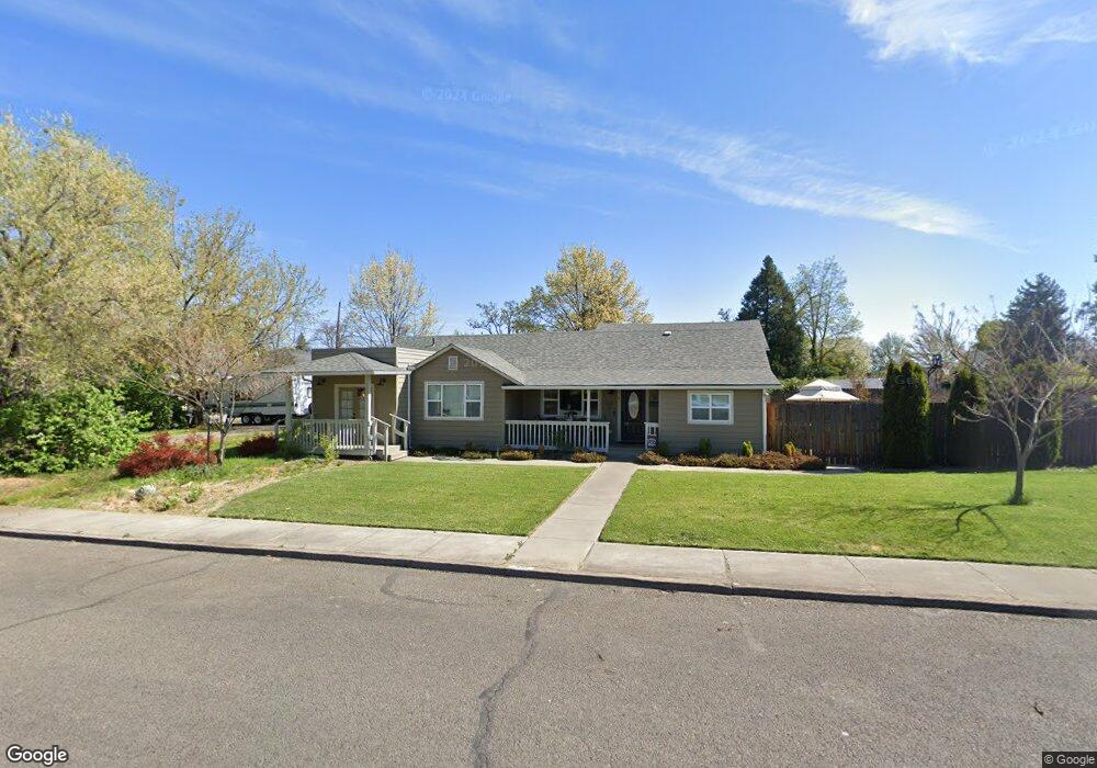 316 N 6th St, Central Point, OR 97502 - photo 1