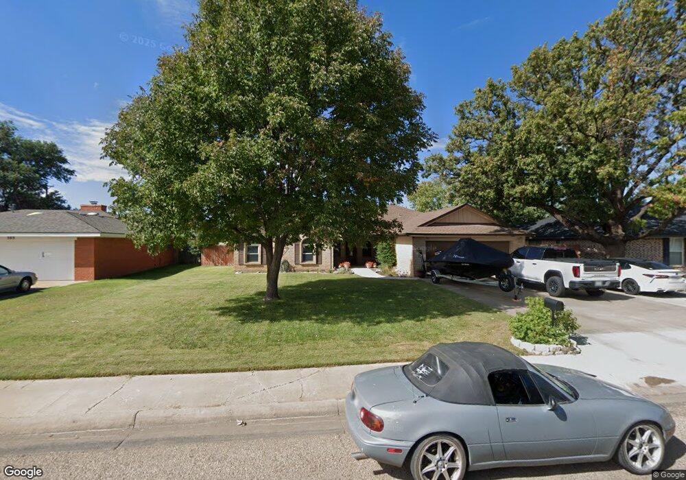 305 Bailey Ave, Dumas, TX 79029 - photo 1