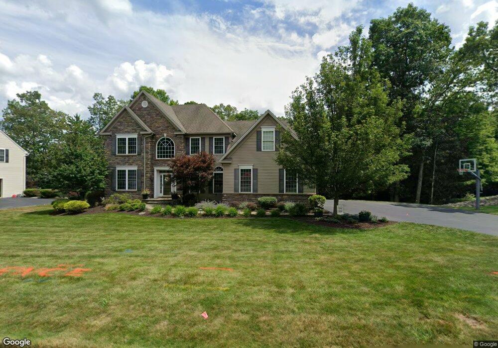 1236 Woodberry Dr, Mountain Top, PA 18707 - photo 1