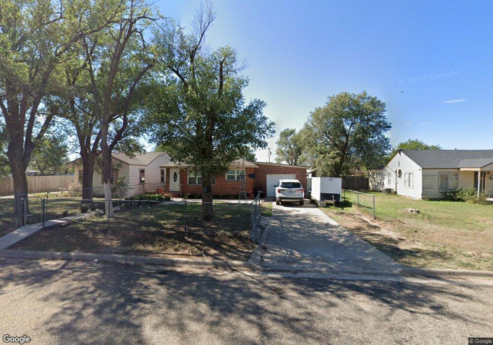 305 N Porter Ave, Dumas, TX 79029 - photo 1
