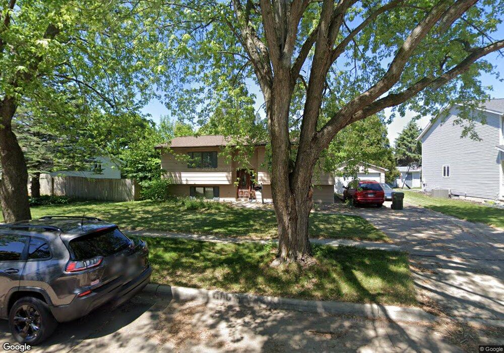 603 Fireside Dr, Cedar Falls, IA 50613 - photo 1