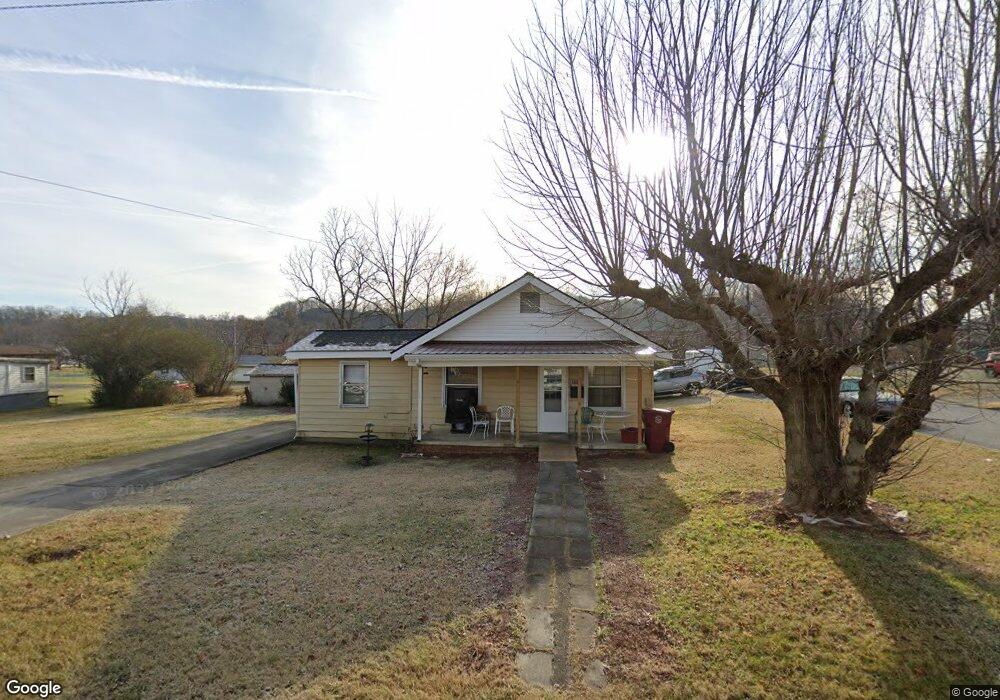 1500 E Fairview Ave, Johnson City, TN 37601 - photo 1