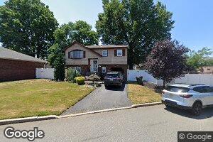 30 Wesley Place, Sewaren, NJ 07077