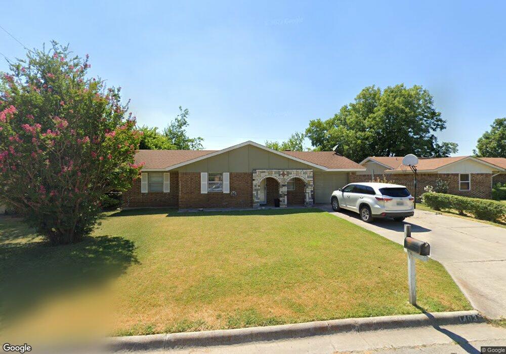 1403 Noel Dr, Gainesville, TX 76240 - photo 1