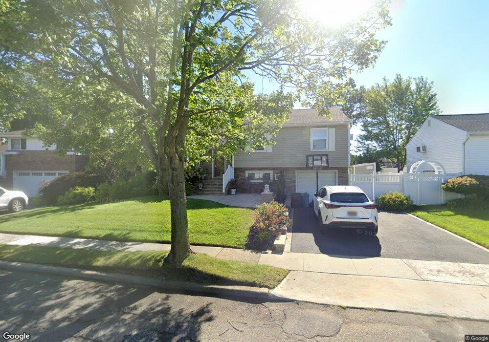 106 Belmont Cir, Syosset, NY 11791 - photo 1