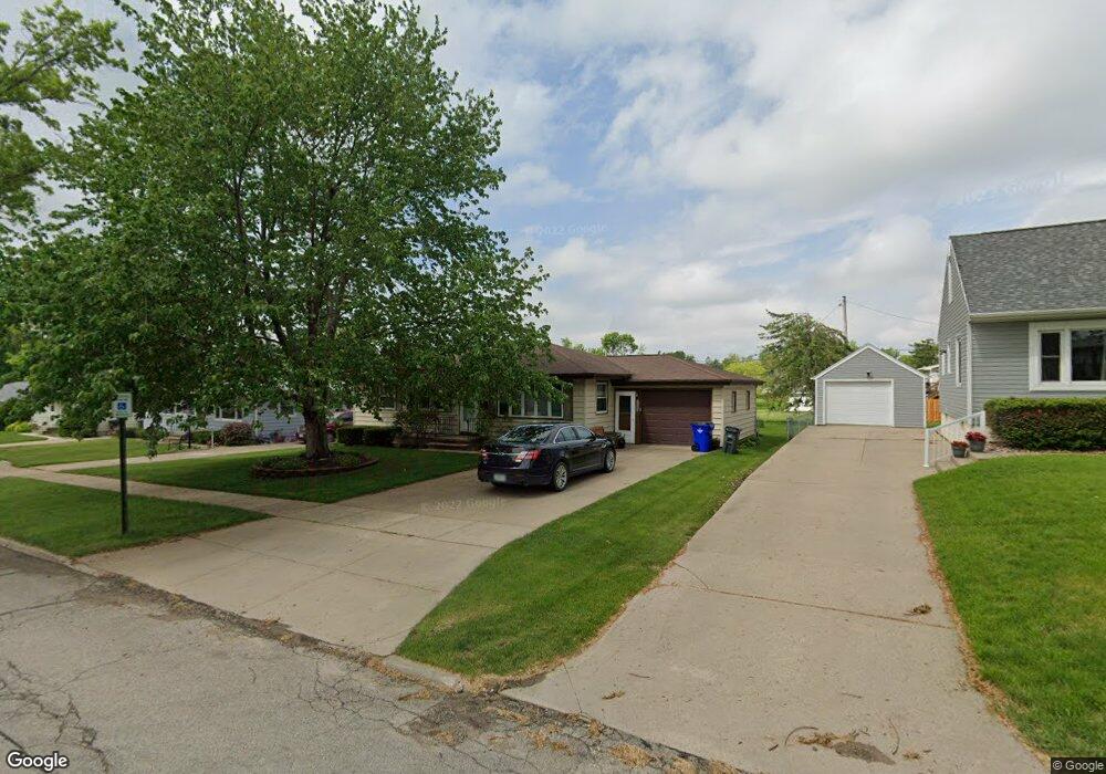 2416 Mallory St SW, Cedar Rapids, IA 52404 - photo 1