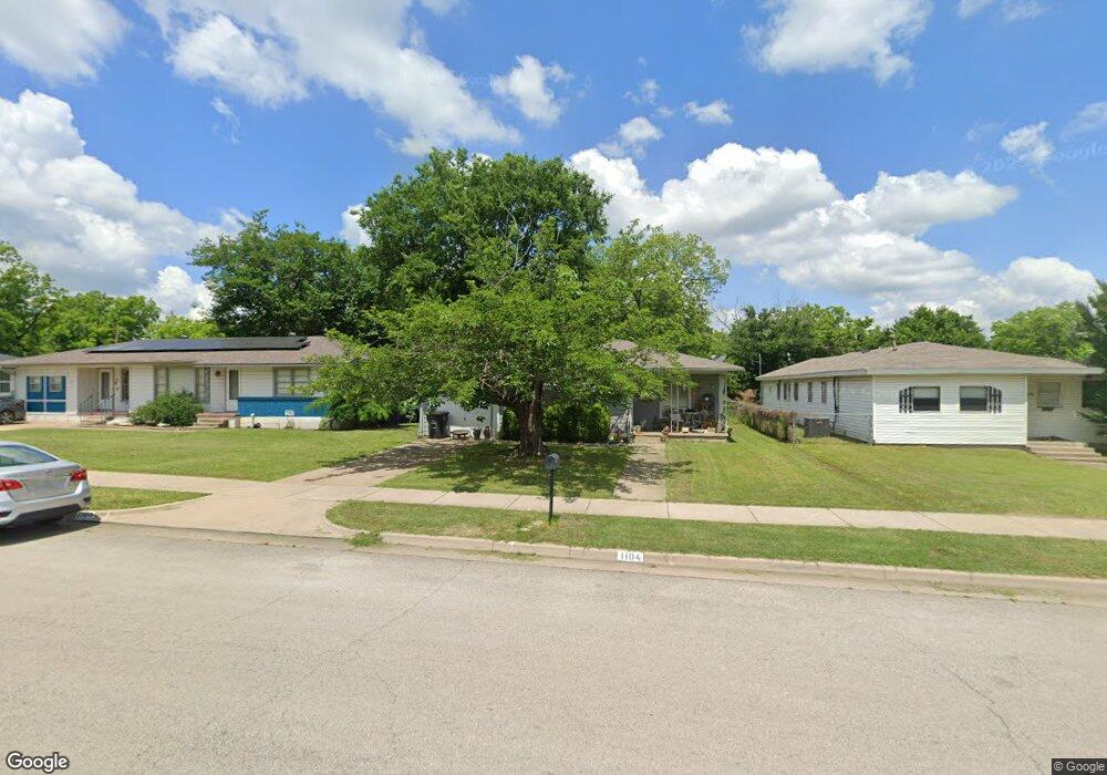 1104 Poindexter Ave, Cleburne, TX 76033 - photo 1