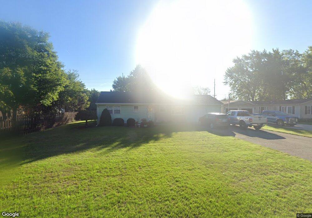 510 S Wagner Ave, Wapakoneta, OH 45895 - photo 1