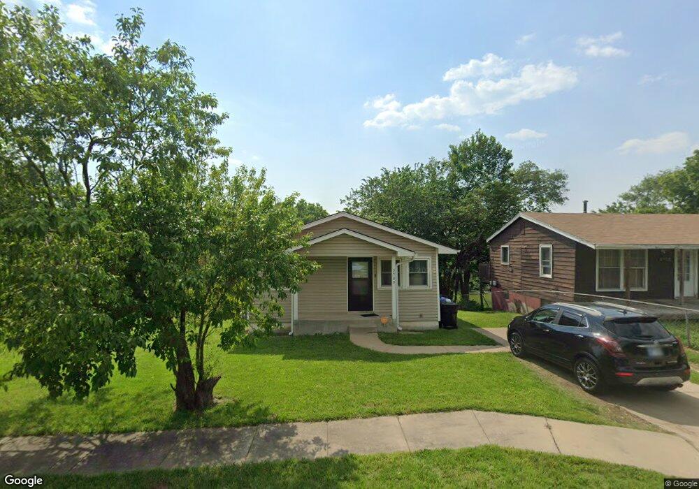 2709 SE Monroe St, Topeka, KS 66605 - photo 1