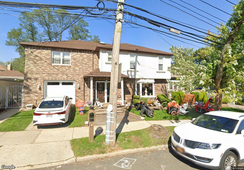 1535 Woodrow Rd, Staten Island, NY 10309 - photo 1