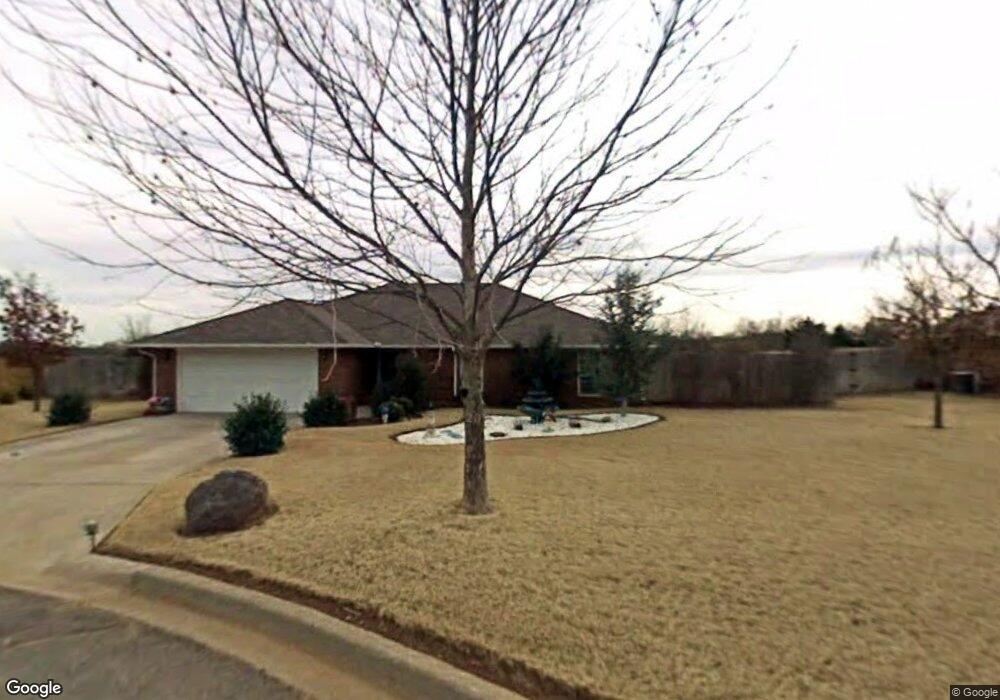 110 Elmwood Cir, Elk City, OK 73644 - photo 1