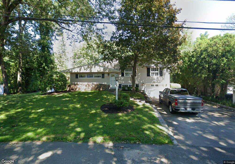 14 Rip Van Winkle Cir, Warwick, RI 02886 - photo 1