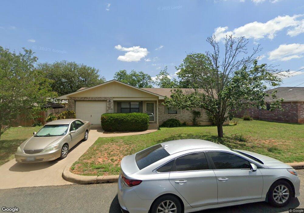 1005 Henrietta St, Fredericksburg, TX 78624 - photo 1