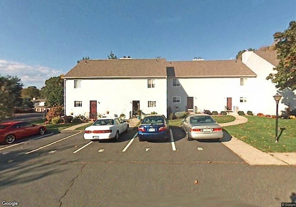 3 Pequot Ct unit 3, Cromwell, CT 06416 - photo 1