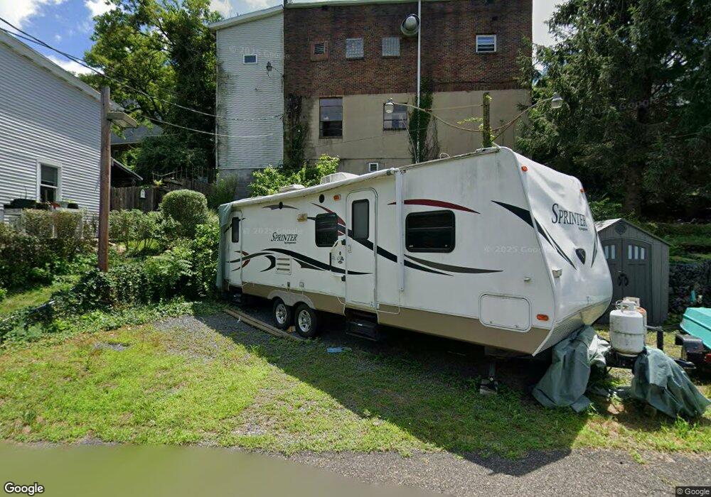 200 W Snyder Ave unit 202, Lansford, PA 18232 - photo 1