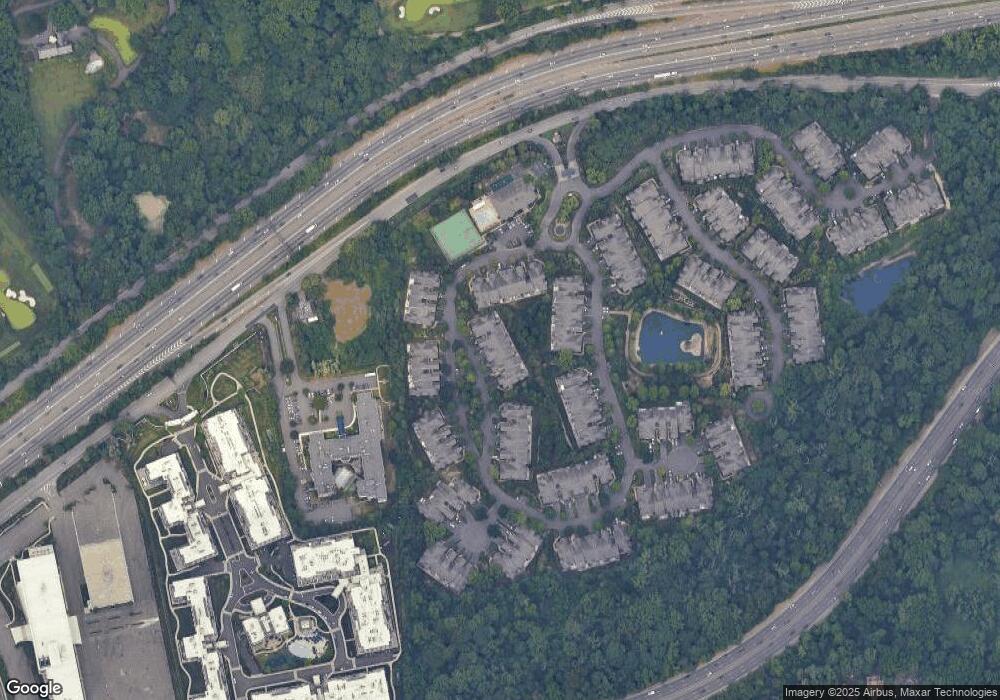 64 Kensington Cir, Manhasset, NY 11030 - photo 1