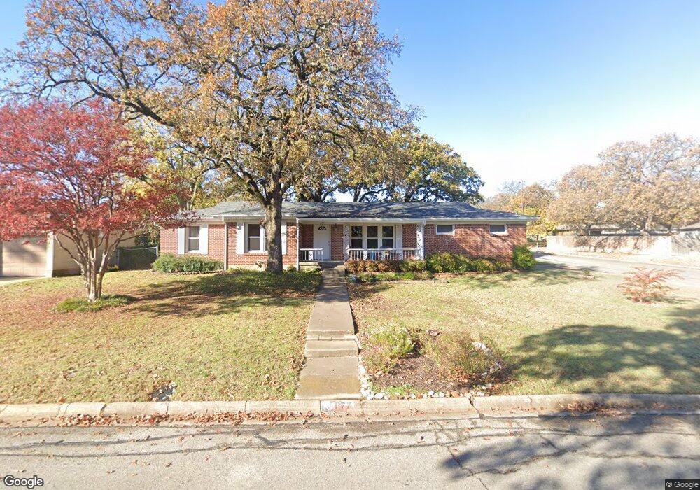 877 Lee Dr, Bedford, TX 76022 - photo 1