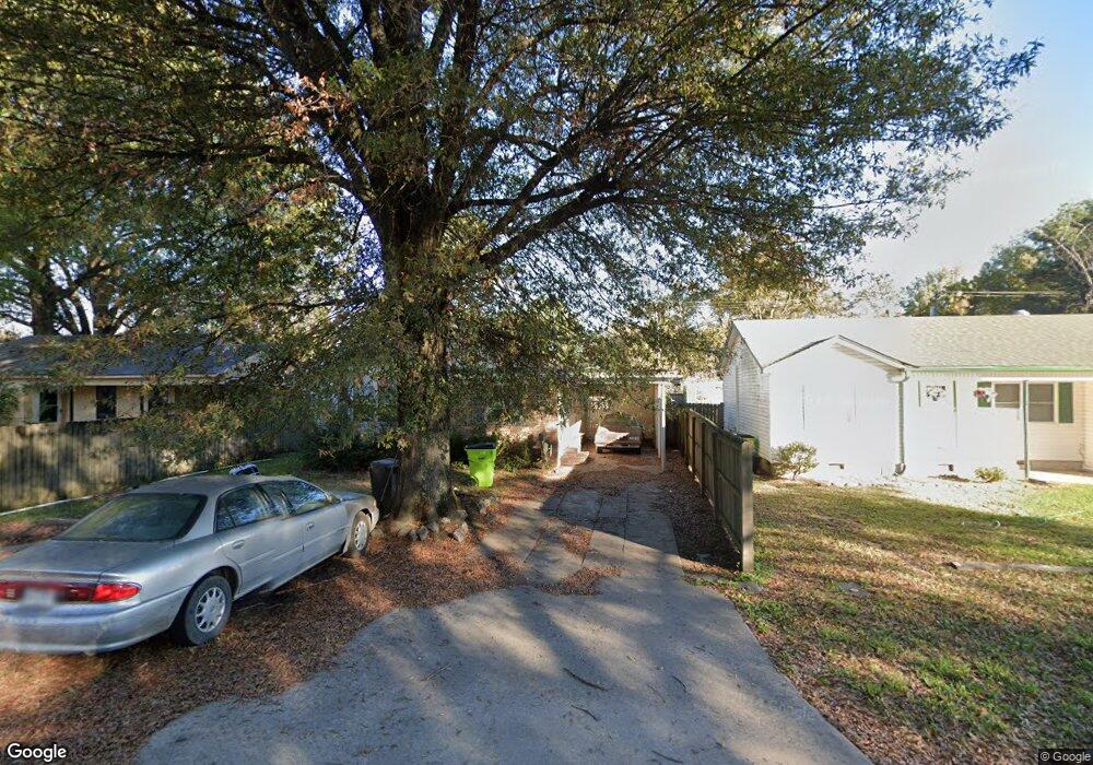 208 W Lynn St, Stuttgart, AR 72160 - photo 1