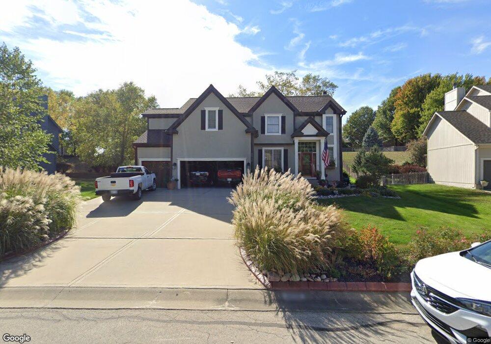 6938 Charlotte St, Shawnee, KS 66216 - photo 1