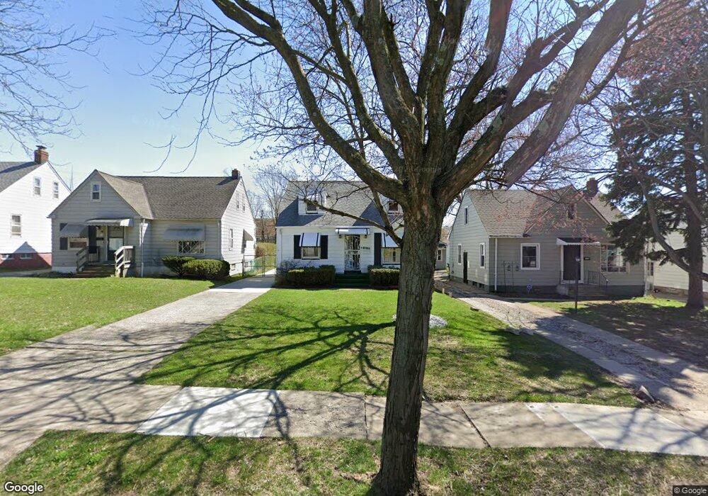 19508 Libby Rd, Maple Heights, OH 44137 - photo 1