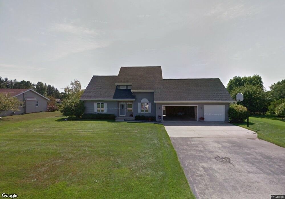 4572 Harvest Cir, Manitowoc, WI 54220 - photo 1