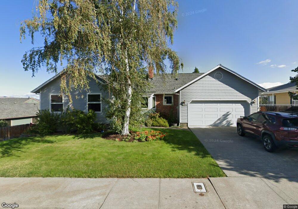 2621 E 15th St, the Dalles, OR 97058 - photo 1