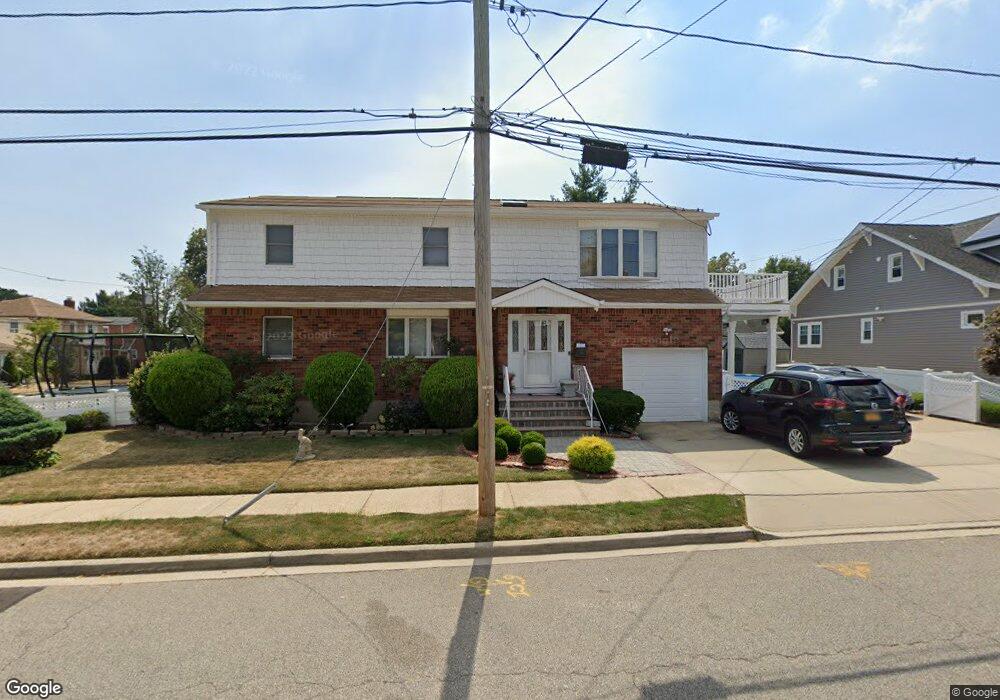 28 E Maujer St, Valley Stream, NY 11580 - photo 1