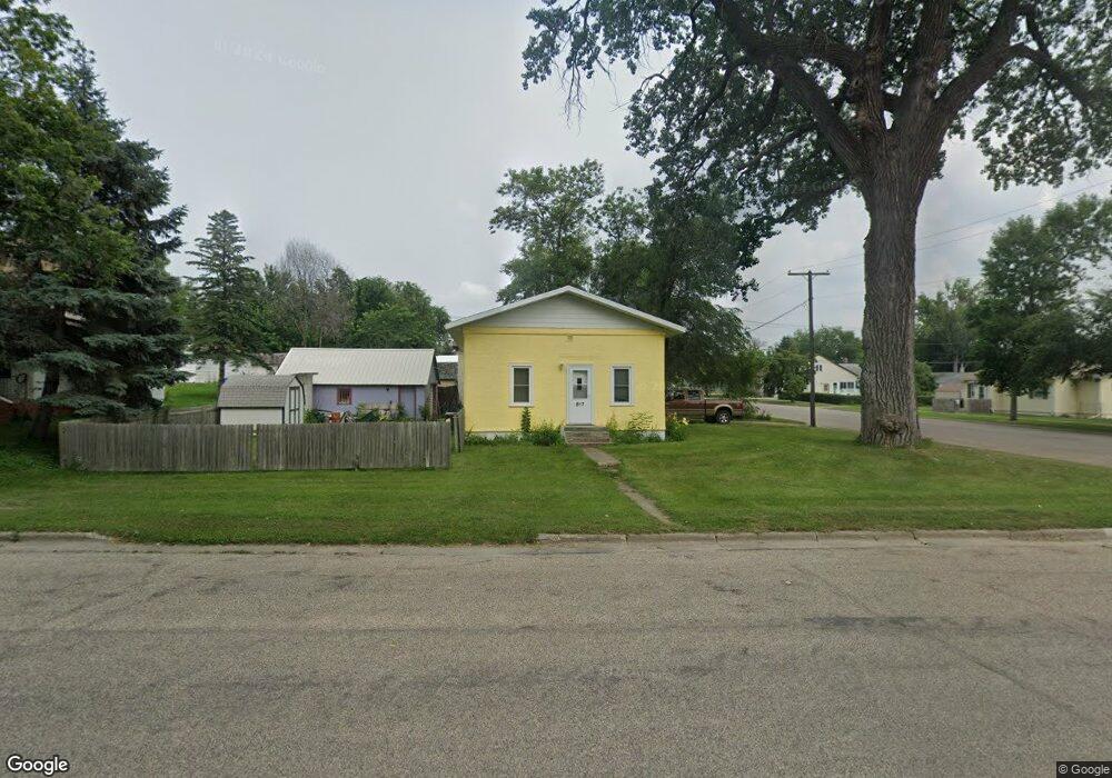617 3rd Ave SW, Jamestown, ND 58401 - photo 1