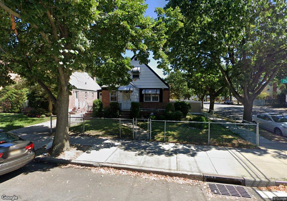 7935 256th St, Glen Oaks, NY 11004 - photo 1