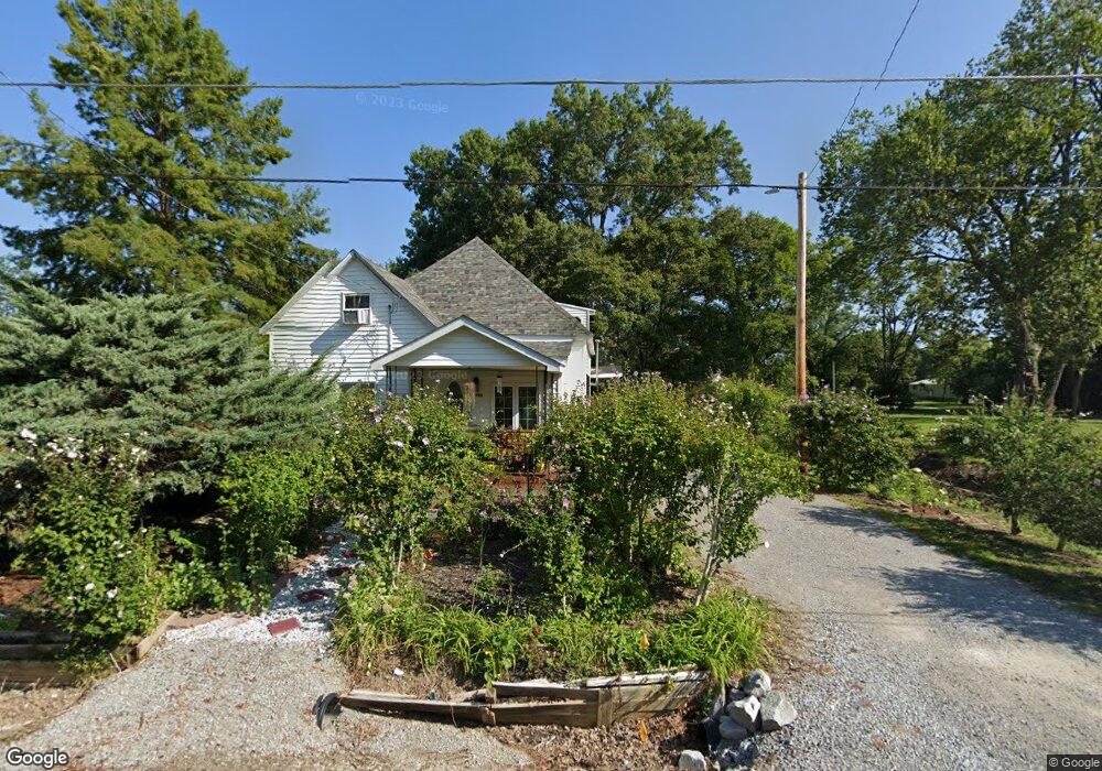 708 W Elm St, Harrisburg, IL 62946 - photo 1